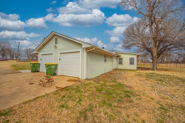 9517 County Road 419, Grandview, TX 76050