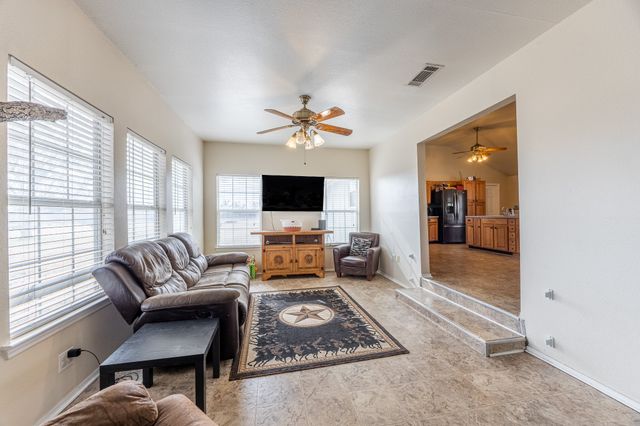 9517 County Road 419, Grandview, TX 76050