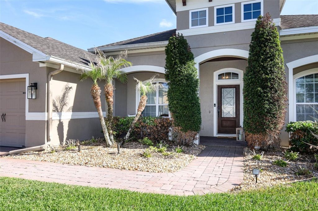 Image 2 of property listing at 3956 ISLE VISTA AVENUE, Belle Isle, FL 32812