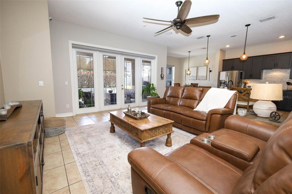 Image 14 of property listing at 3956 ISLE VISTA AVENUE, Belle Isle, FL 32812