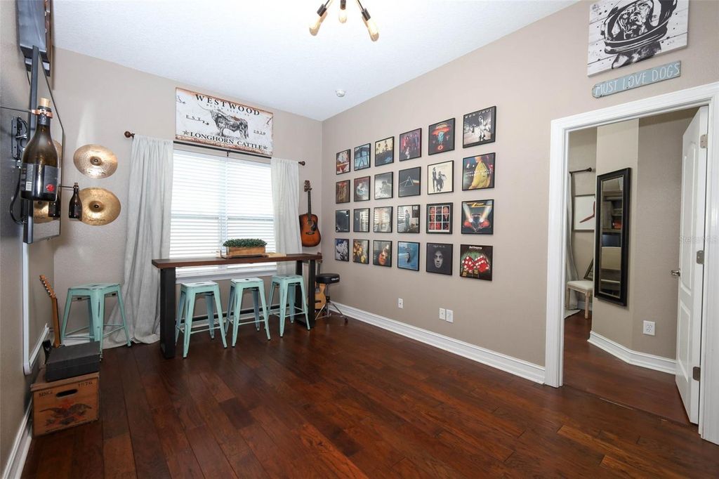 Image 28 of property listing at 3956 ISLE VISTA AVENUE, Belle Isle, FL 32812