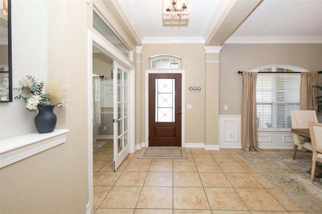 Image 4 of property listing at 3956 ISLE VISTA AVENUE, Belle Isle, FL 32812