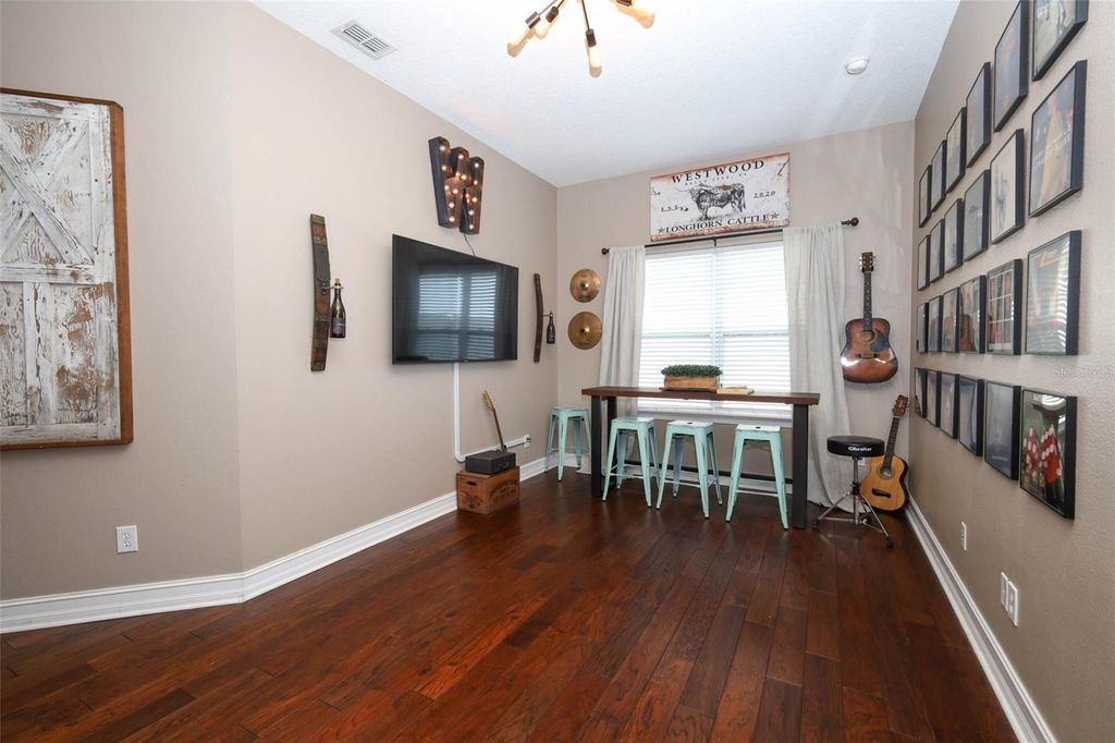 Image 32 of property listing at 3956 ISLE VISTA AVENUE, Belle Isle, FL 32812