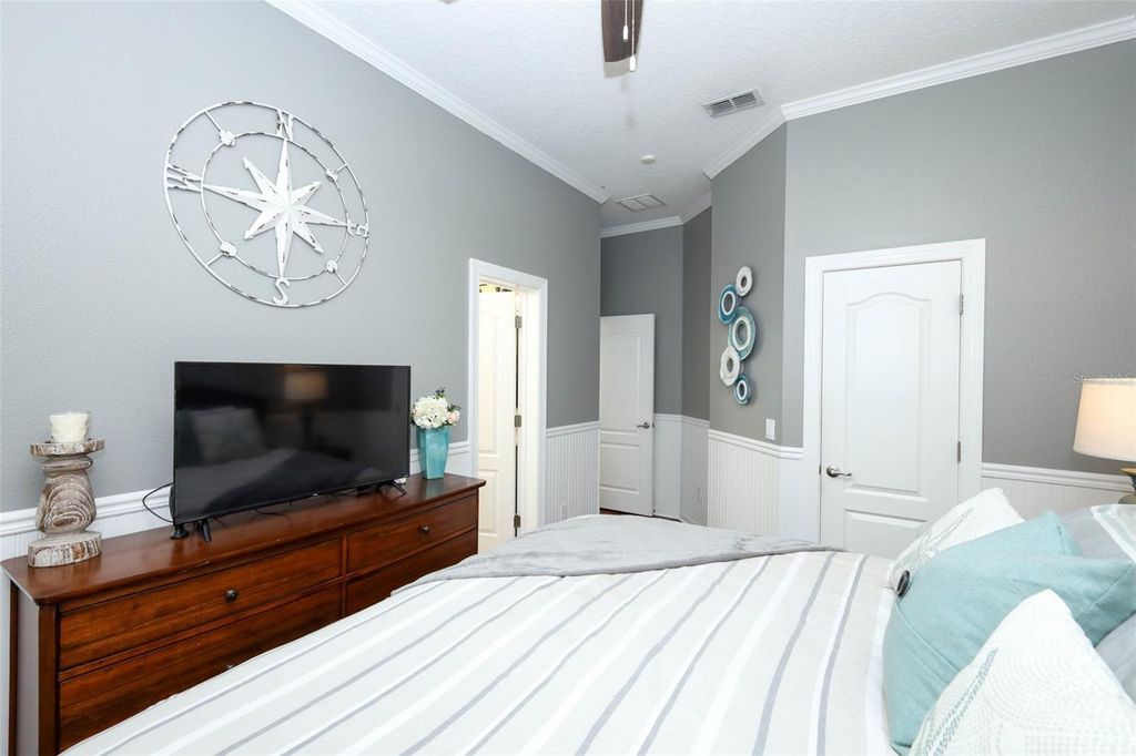 Image 39 of property listing at 3956 ISLE VISTA AVENUE, Belle Isle, FL 32812