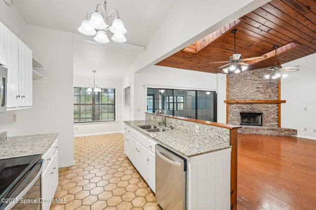 491 Seahorse Circle SE, Palm Bay, FL 32909