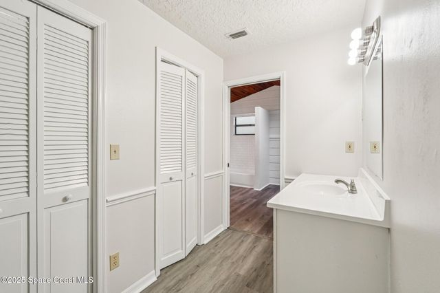 491 Seahorse Circle SE, Palm Bay, FL 32909