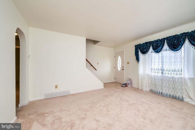 518 MUHLENBERG ST, Reading, PA 19605