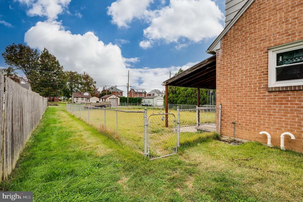 518 MUHLENBERG ST, Reading, PA 19605