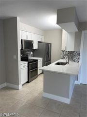 116 Santa Clara DR 4, Naples, FL 34104