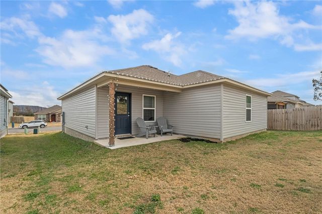 3460 Red Tail Way, Farmington, AR 72730