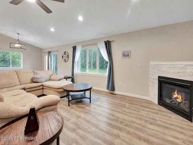 680 E Diamond Wood Way, Wasilla, AK 99654