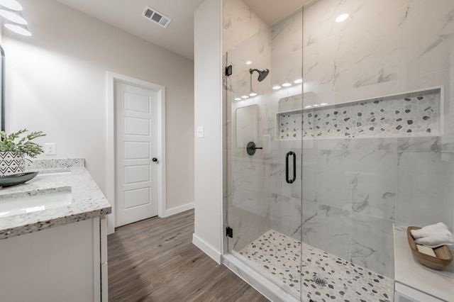5622 Barkridge Drive, Granbury, TX 76048