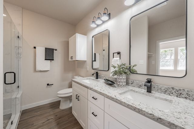 5622 Barkridge Drive, Granbury, TX 76048