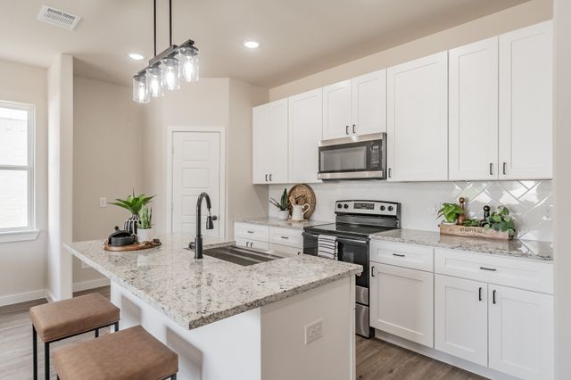 5622 Barkridge Drive, Granbury, TX 76048