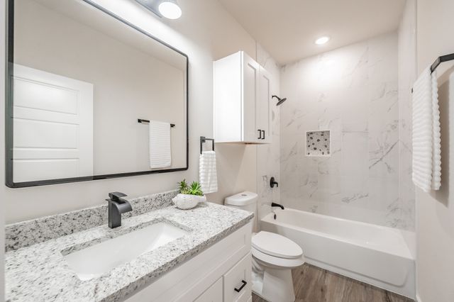 5622 Barkridge Drive, Granbury, TX 76048