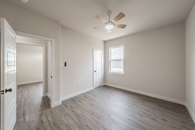 5622 Barkridge Drive, Granbury, TX 76048