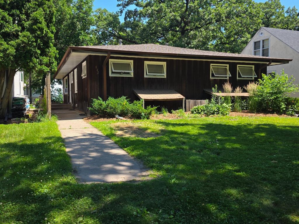 840 25th Avenue SE, Minneapolis, MN 55414