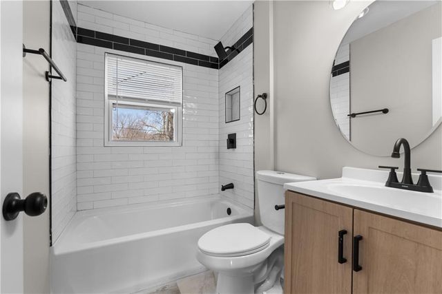 804 N 83rd Drive, Kansas City, KS 66112