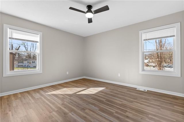 804 N 83rd Drive, Kansas City, KS 66112