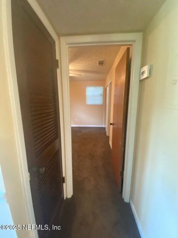 1130 FOUNTAIN Road, Jacksonville, FL 32205