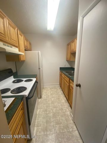 1130 FOUNTAIN Road, Jacksonville, FL 32205