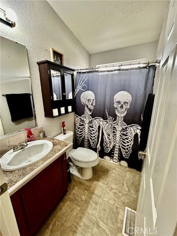 1536 S State St 148, Hemet, CA 92543