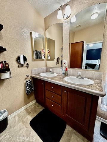 1536 S State St 148, Hemet, CA 92543