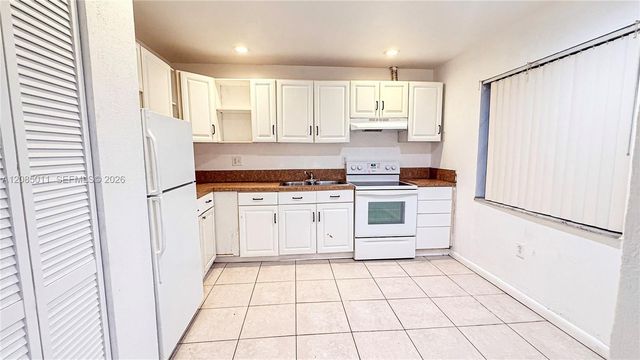 5100 SW 41st Street 115, Pembroke Park, FL 33023