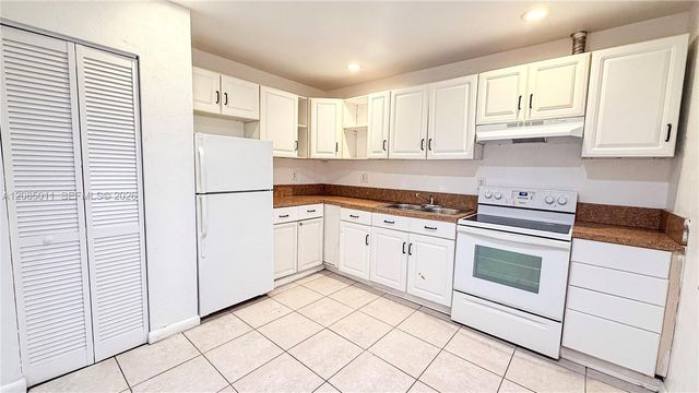 5100 SW 41st Street 115, Pembroke Park, FL 33023