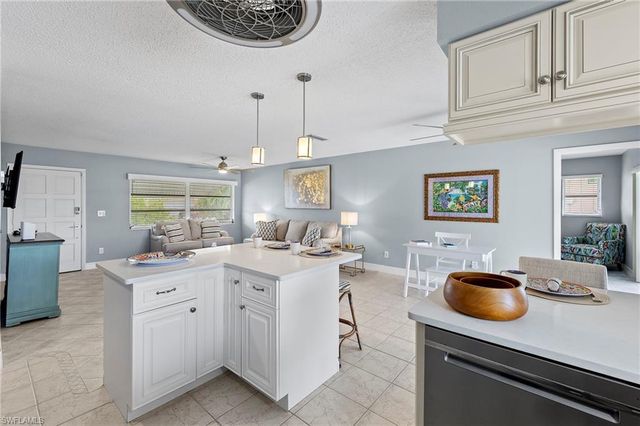 5240 SW 2nd PL, Cape Coral, FL 33914