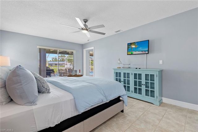 5240 SW 2nd PL, Cape Coral, FL 33914