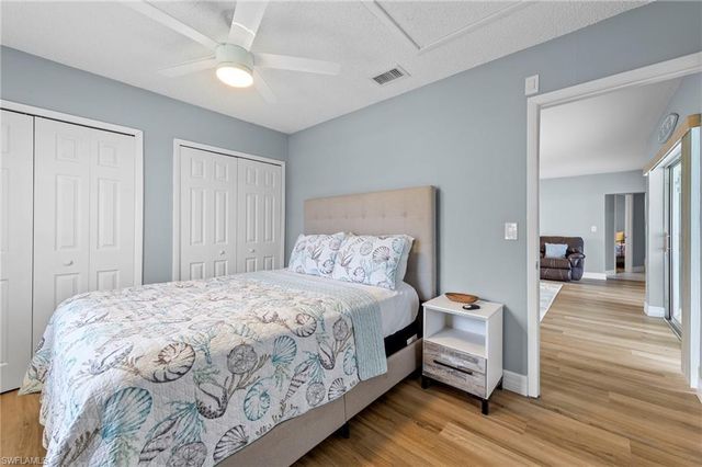 5240 SW 2nd PL, Cape Coral, FL 33914