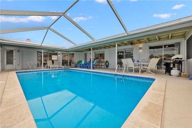 5240 SW 2nd PL, Cape Coral, FL 33914