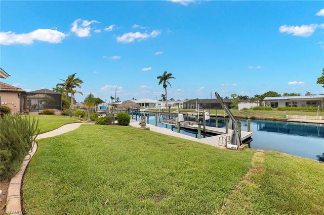 5240 SW 2nd PL, Cape Coral, FL 33914