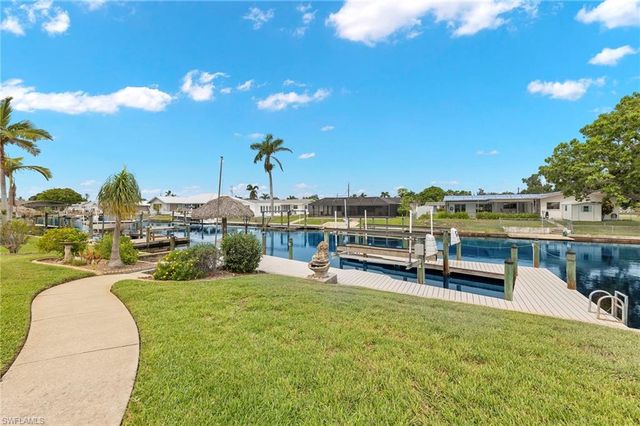 5240 SW 2nd PL, Cape Coral, FL 33914