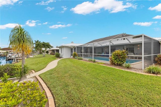 5240 SW 2nd PL, Cape Coral, FL 33914
