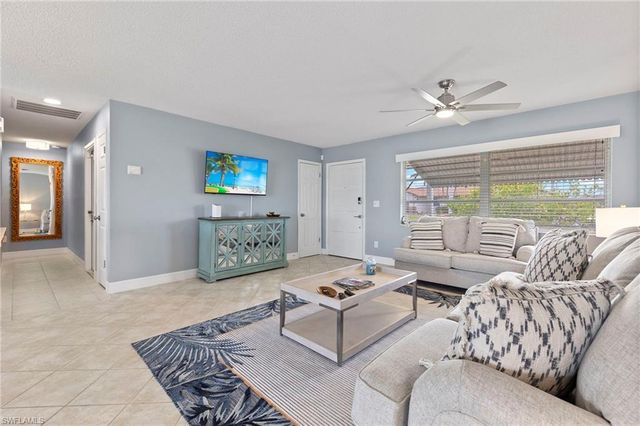 5240 SW 2nd PL, Cape Coral, FL 33914