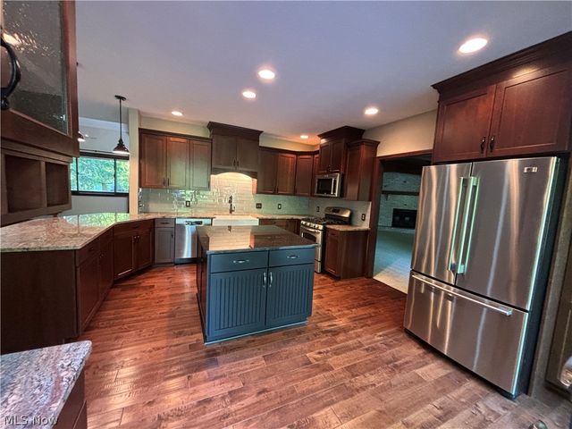 7447 McLELLAN Drive, Walton Hills, OH 44146