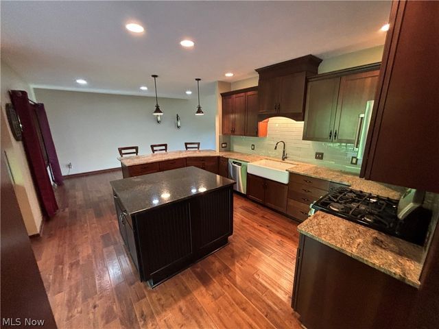 7447 McLELLAN Drive, Walton Hills, OH 44146