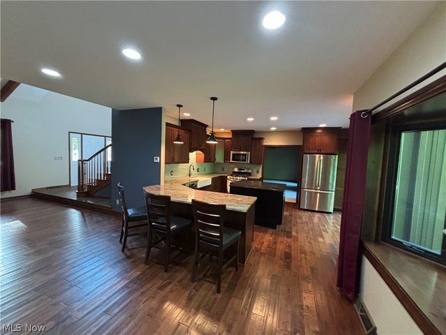 7447 McLELLAN Drive, Walton Hills, OH 44146