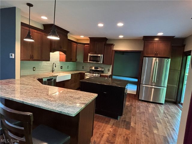 7447 McLELLAN Drive, Walton Hills, OH 44146
