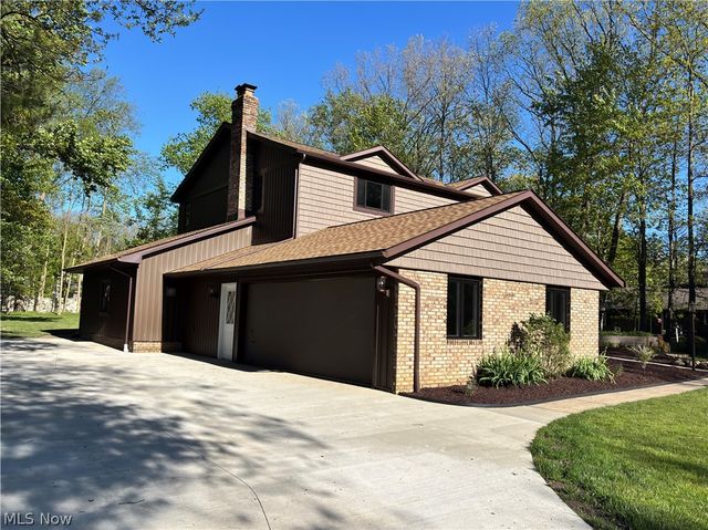 7447 McLELLAN Drive, Walton Hills, OH 44146