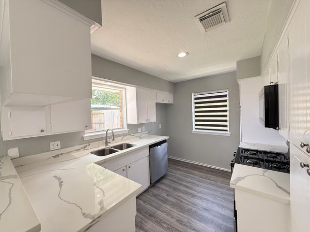 1853 El Mar Lane, Seabrook, TX 77586