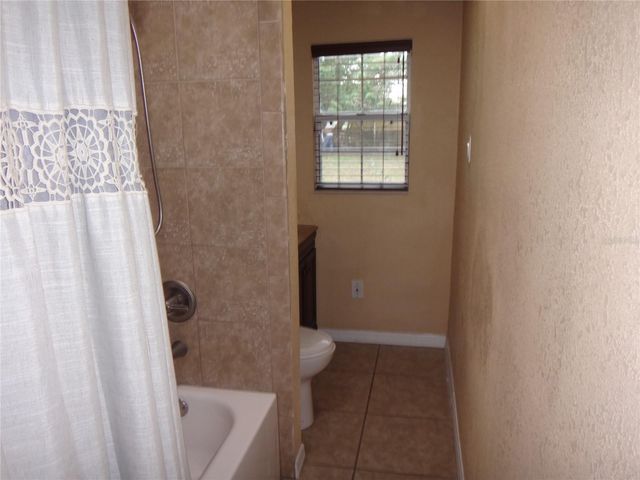 212 BASSEDENA CIRCLE S, Lakeland, FL 33805