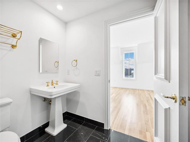 6100 NW Grand Boulevard 6103, Oklahoma City, OK 73118