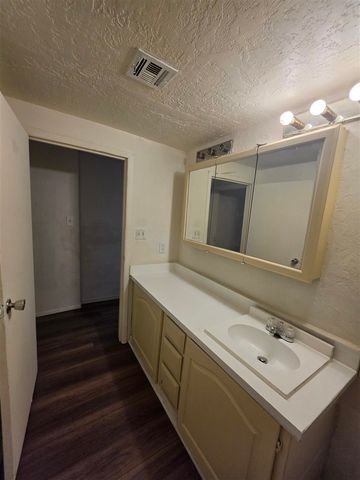 709 SW Garfield Ave, Lawton, OK 73501