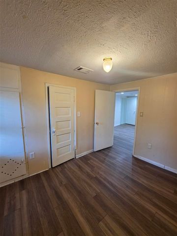 709 SW Garfield Ave, Lawton, OK 73501