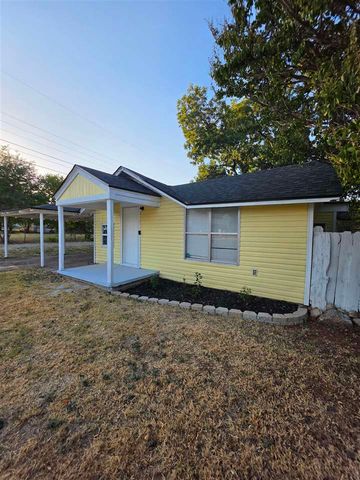 709 SW Garfield Ave, Lawton, OK 73501