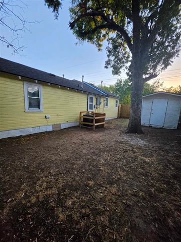 709 SW Garfield Ave, Lawton, OK 73501