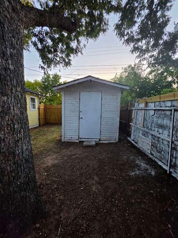 709 SW Garfield Ave, Lawton, OK 73501
